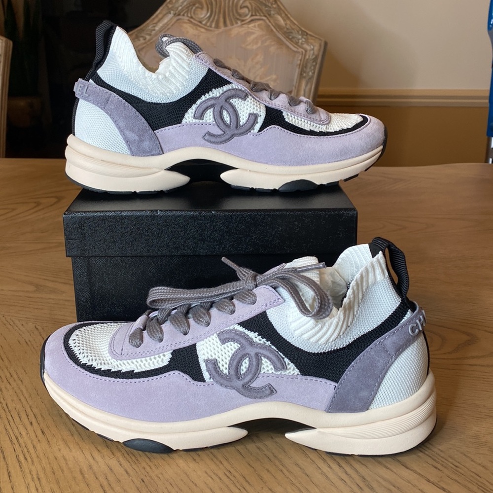 ❤️ Authentic CHANEL BRAND NEW CC LOGO SNEAKERS, 22